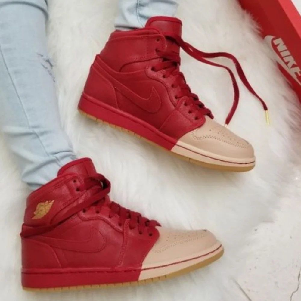 JORDAN 1 RETRO HIGH 2017 Dipped Toe Red - Sneakers, Gym red/gold/tan, size 7.5